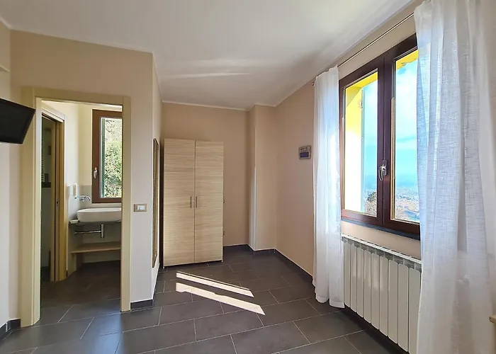 La Pietra 1 E La Pietra 2 * La Spezia
