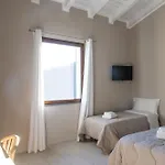 La Pietra 1 E La Pietra 2 *