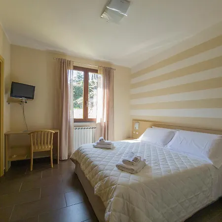 La Pietra 1 E La Pietra 2 *