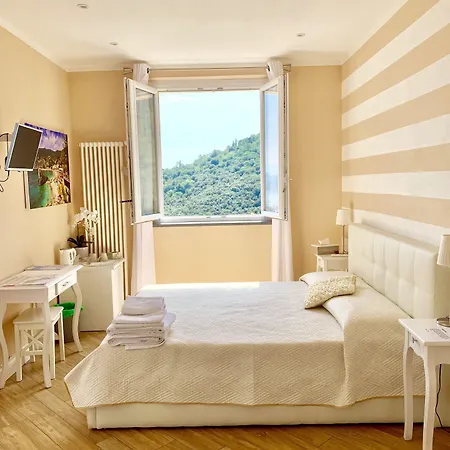 בית כפרי La Pietra 1 E La Pietra 2 *