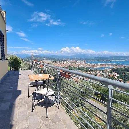 בית כפרי La Pietra 1 E La Pietra 2 לה ספציה