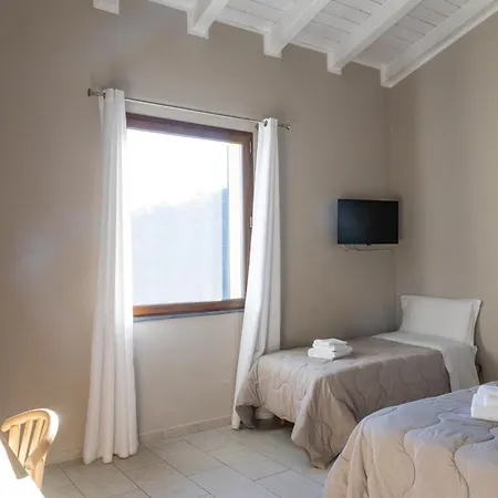La Pietra 1 E La Pietra 2 *