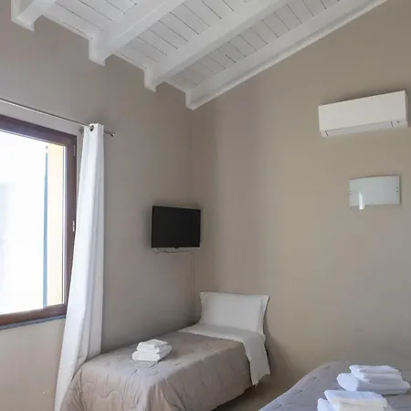 La Pietra 1 E La Pietra 2