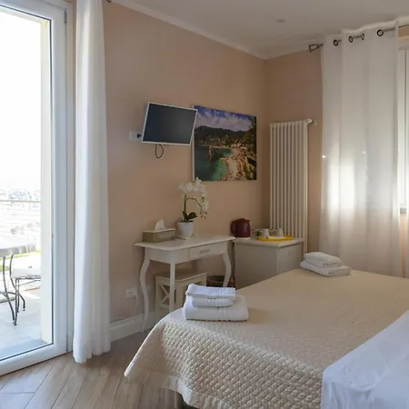 בית כפרי La Pietra 1 E La Pietra 2 *