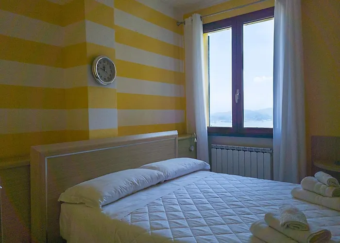 La Pietra 1 E La Pietra 2 * لا سبيتسْيا