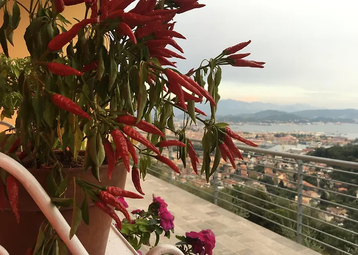 منزل ريفي La Pietra 1 E La Pietra 2 لا سبيتسْيا