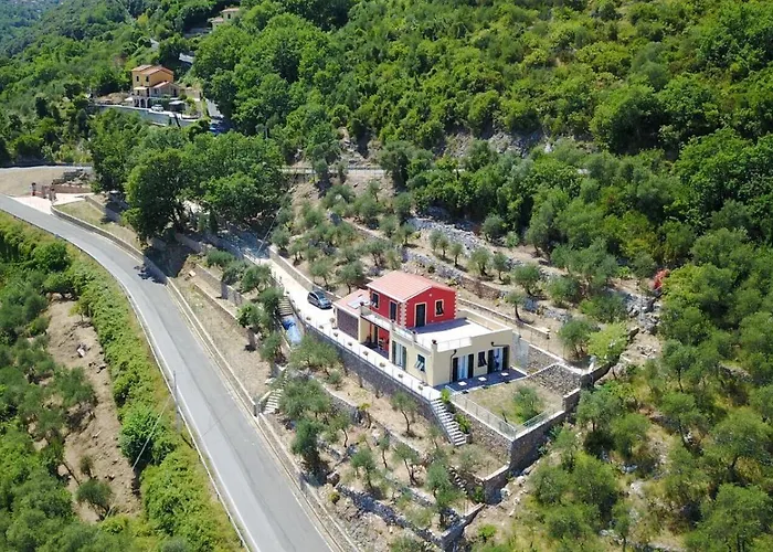 La Pietra 1 E La Pietra 2 * لا سبيتسْيا